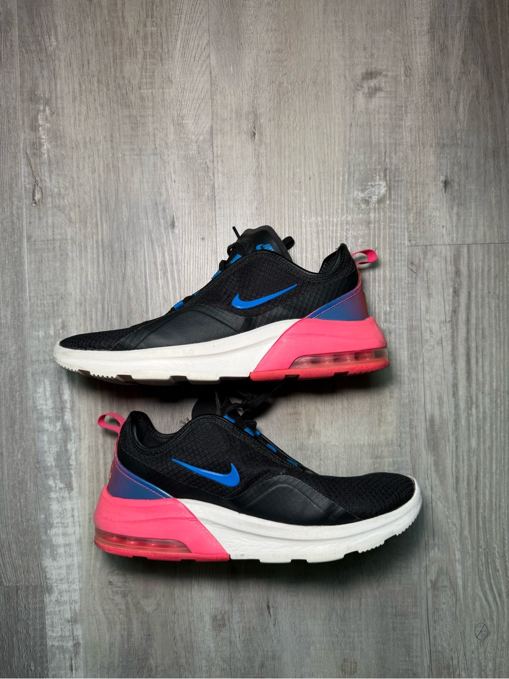 Nike Air Max Motion 2 Black Blue Hot Pink Sneakers Size 9.5